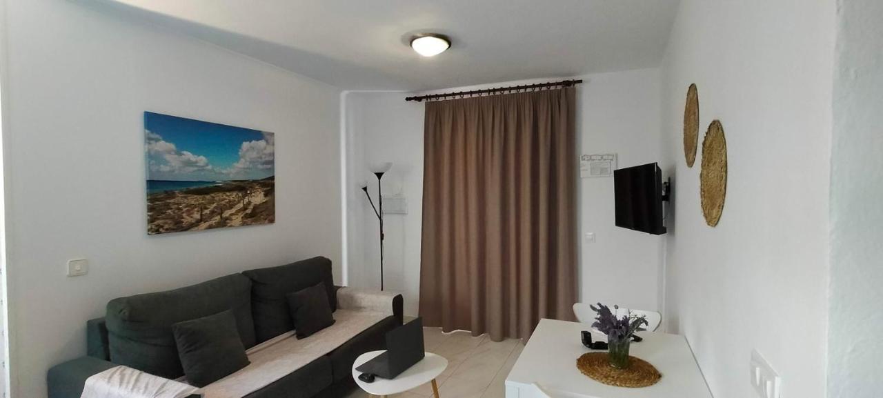 Apartaments California カラ・エン・ブラネス エクステリア 写真