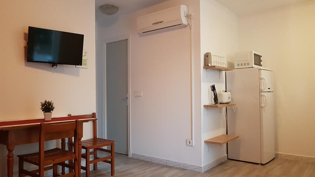 Apartaments California カラ・エン・ブラネス エクステリア 写真