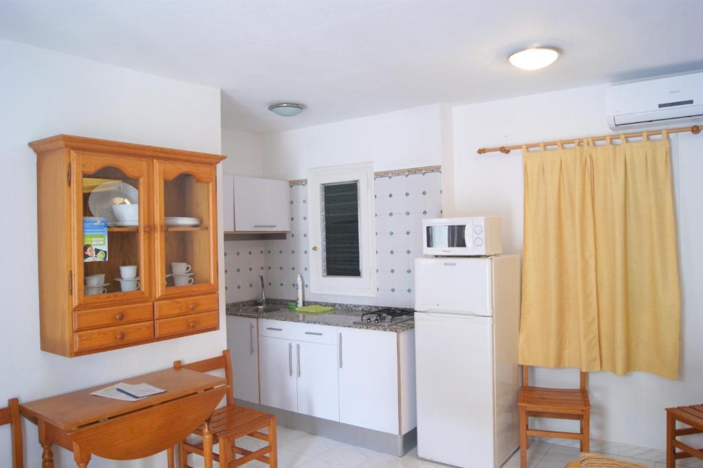 Apartaments California カラ・エン・ブラネス エクステリア 写真